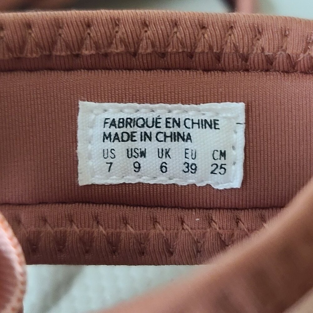 Suicoke CEL-VPO Platform Sandals in Peach/Cream Womens Sz 9 EU 39 Vibram NWOB - Picture 3 of 9